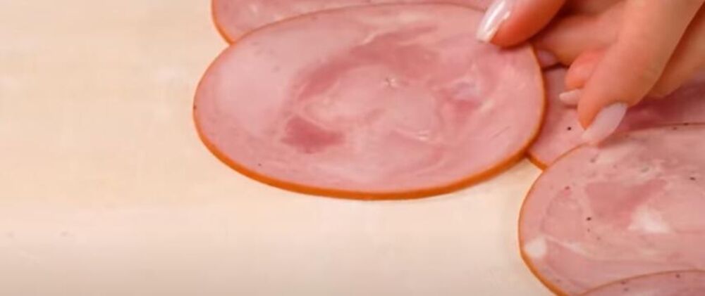 Šunka preko lisnatog testa