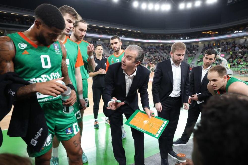 TRENER CEDEVITA OLIMPIJE IMAO BURNU KONFERENCIJU: Pobedio sam najboljeg trenera u Evropi!