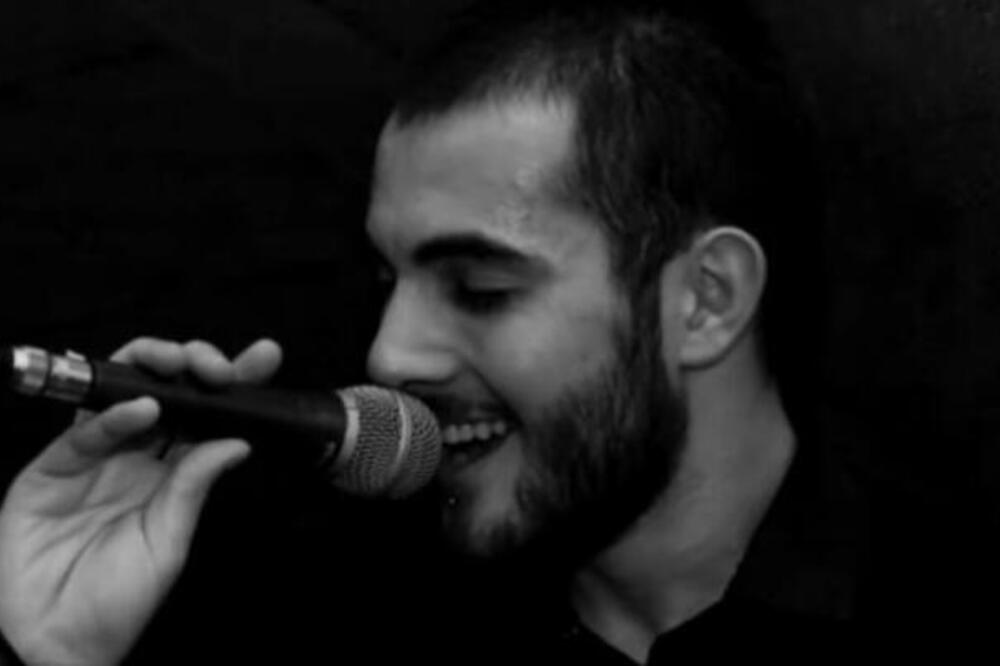 OVO JE CRNOGORSKI ZET ZBOG KOG JE LAUŠEVA ĆERKA SPAKOVALA KOFERE I OTIŠLA: Krio se od JAVNOSTI, a onda se SAZNALO