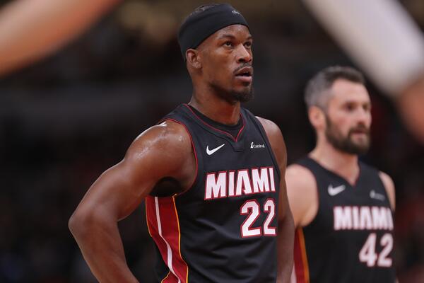 BATLER "ISPRAŠIO" KINGSE, JOVIĆU NI MINUT: Potop Dalasa bez Dončića - Nurkić "eksplodirao" protiv Bruklina