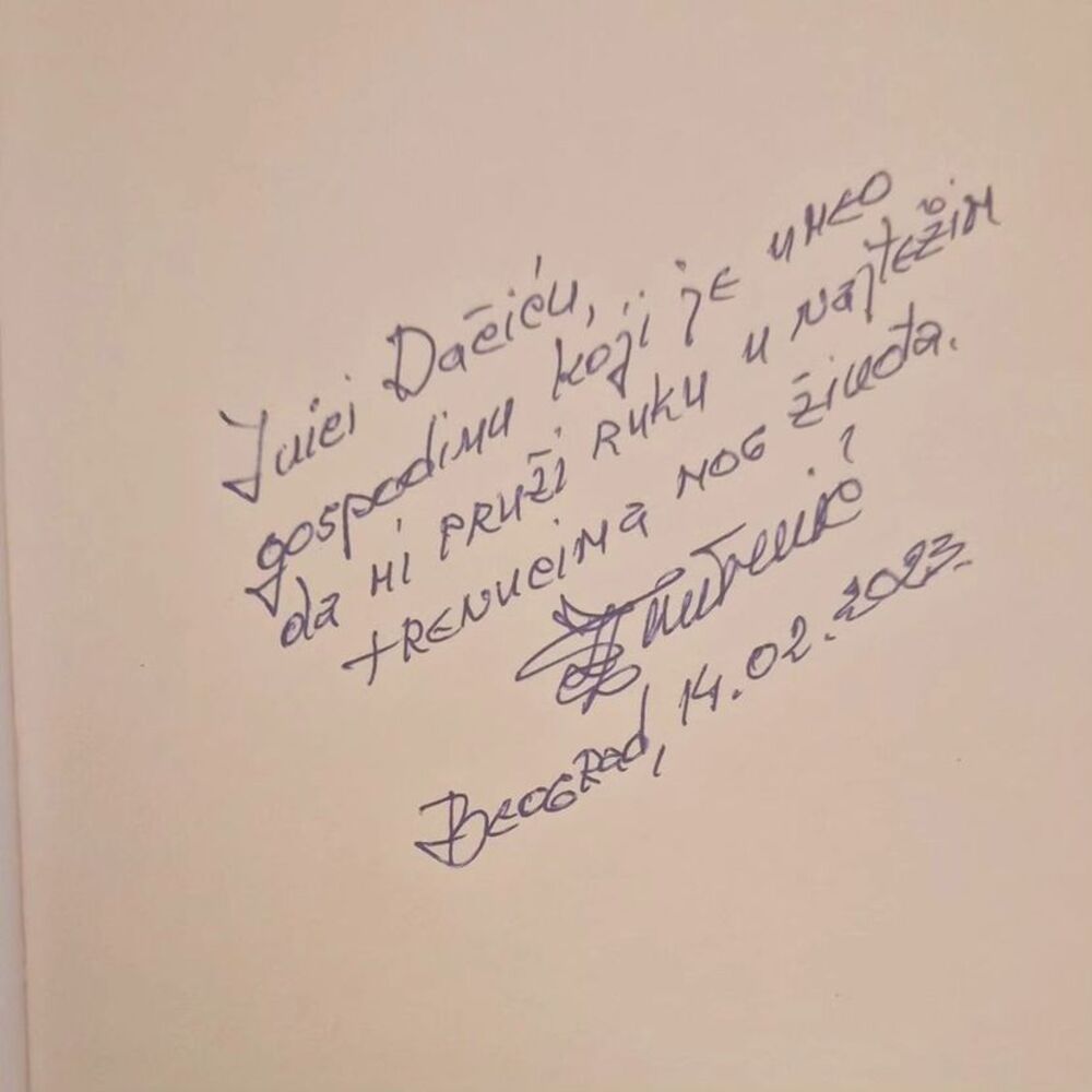 Laušević napisao posvetu Dačiću