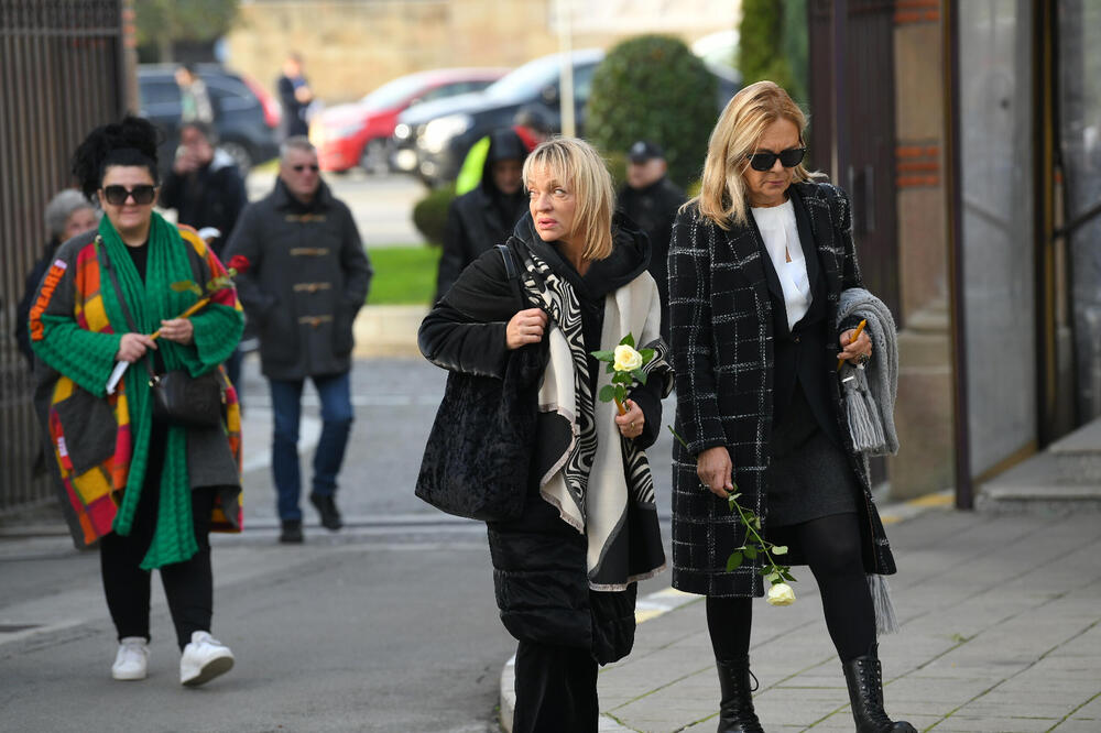 DUGO JE NIJE BILO U JAVNOSTI, A JUČE SE POJAVILA NA LAUŠEVIĆEVOM ISPRAĆAJU: Tragedija koju je doživela IZAZIVA JEZU