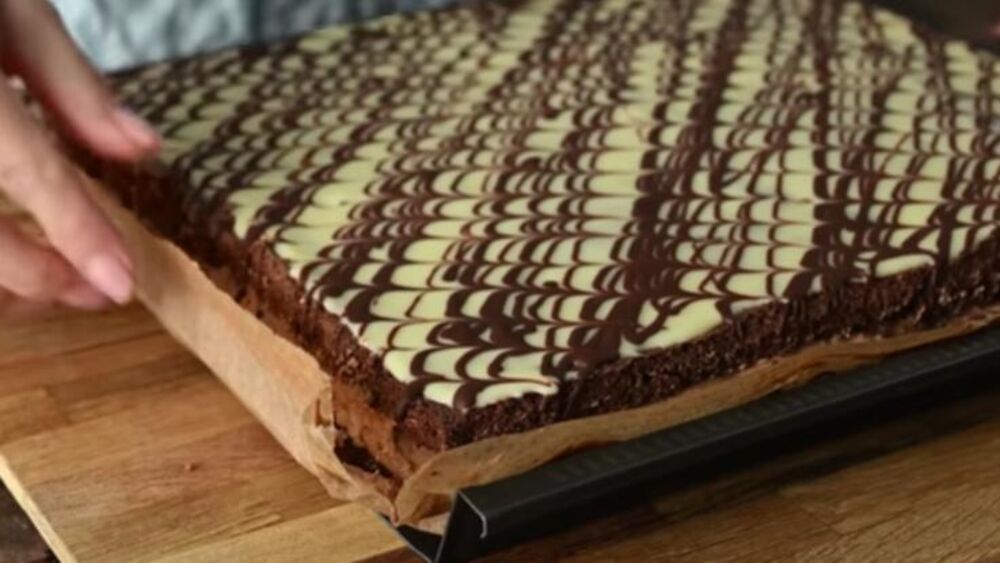 Kolač sa čokoladom, lešnicima i kokosom