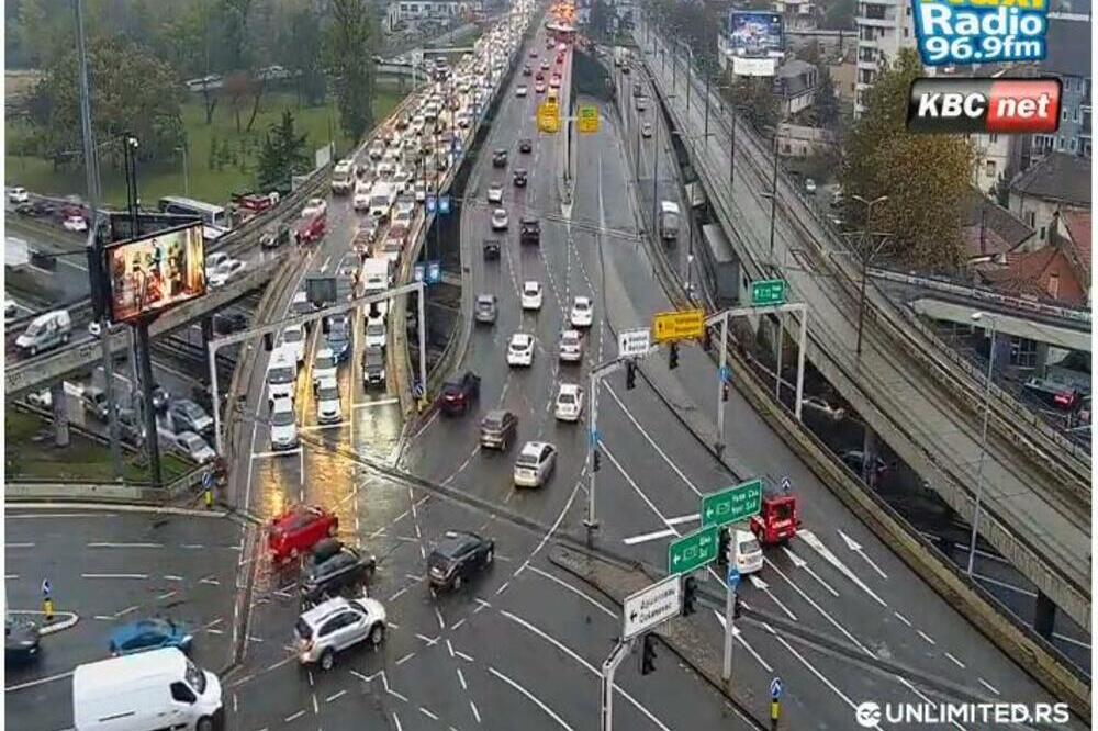 SAOBRAĆAJNI KOLAPS U BEOGRADU: Kilometarske kolone na auto-putu, evo u kojim delovima grada je GUŽVA