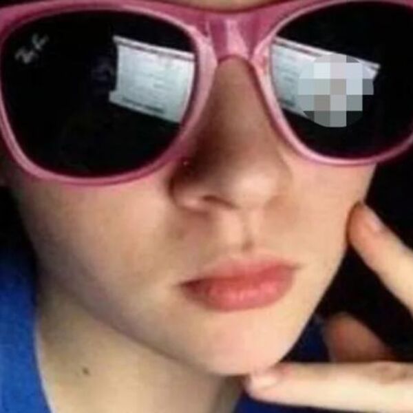 OBJAVILA JE SELFI SA NAOČARIMA ZA SUNCE: Kad je postavila sliku, komentari se samo nizali, NAPRAVILA JE BLAM ŽIVOTA