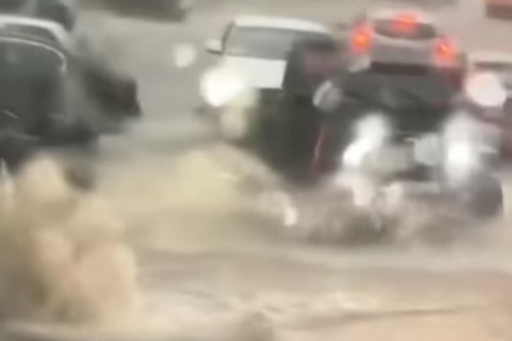 NEVREME OKOVALO VIŠE GRADOVA U CRNOJ GORI: Voda ušla u prostorije Hitne pomoći, deo OVOG grada bez struje (VIDEO)