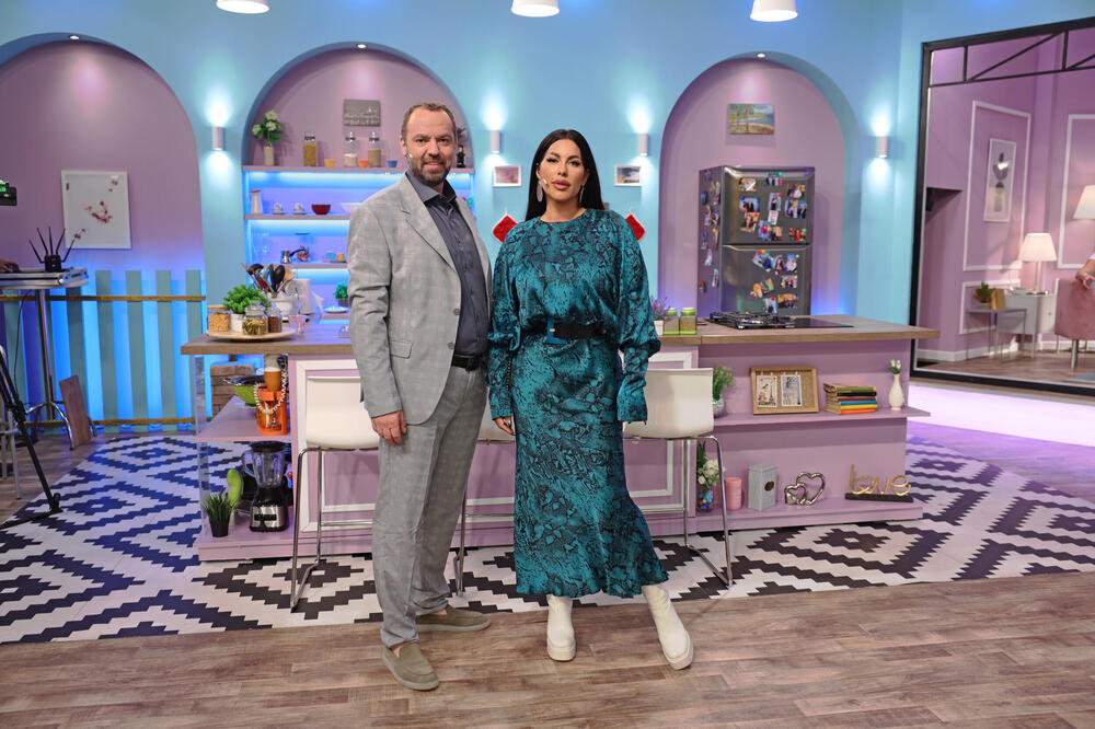 NAJMLAĐI NAVIJAČI RAZNEŽILI SVE U STUDIJU MAJKI I SNAJKI! Jovanine ćerke pružile posebnu podršku mami i baki