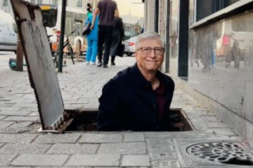 BIL GEJTS PROVEO DAN U KANALIZACIJI IZ NIKAD BIZARNIJEG RAZLOGA: Evo šta je bogataš RADIO, nećete VEROVATI (VIDEO)