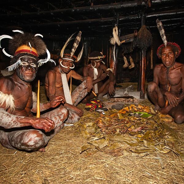 PLEMENSKI OBIČAJ KOJI SE I DANAS PRAKTIKUJE: Tetka SPAVA sa budućim mladoženjom, a tek sa POKOJNIKOM šta rade...