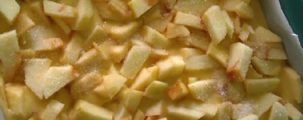 Kolač od jabuka, krušaka i oraha