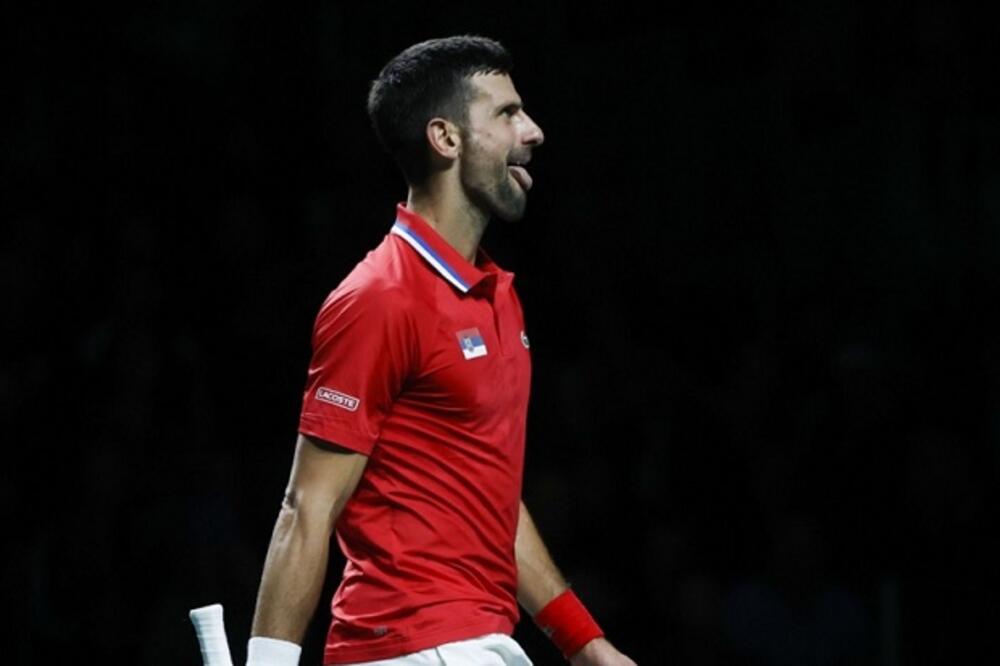 SRPSKI NAVIJAČI UZ NOVAKA I SRBIJU: Popularna domaća pesma prepevana u čast Đokovića!