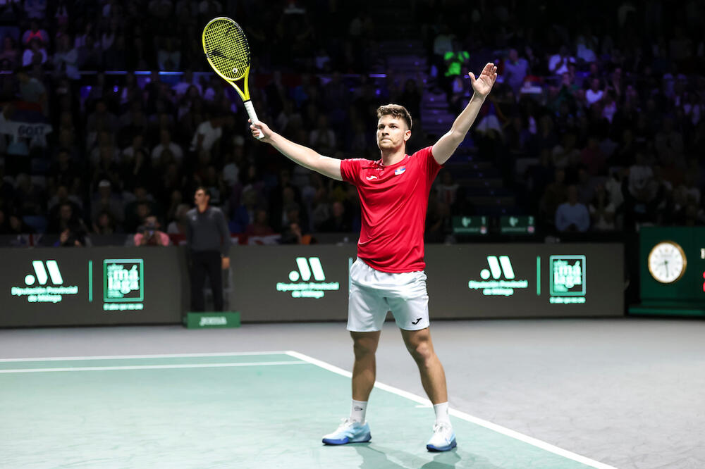 PROSLAVA ZA PAMĆENJE: Kecmanović nakon preokreta slavio uz "Veseli se srpski rode"! (VIDEO)