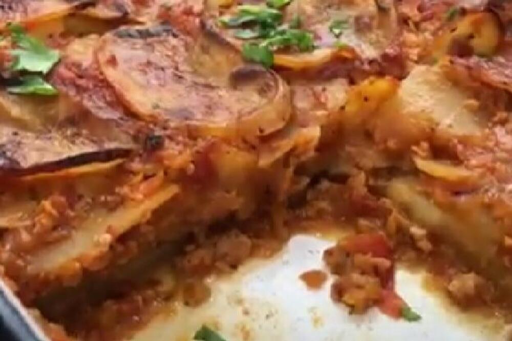 SOČNA MUSAKA KOJA SE TOPI U USTIMA: Mnogi kažu da je BOLJA OD OBIČNE i to baš zbog OVAKVE PRIPREME