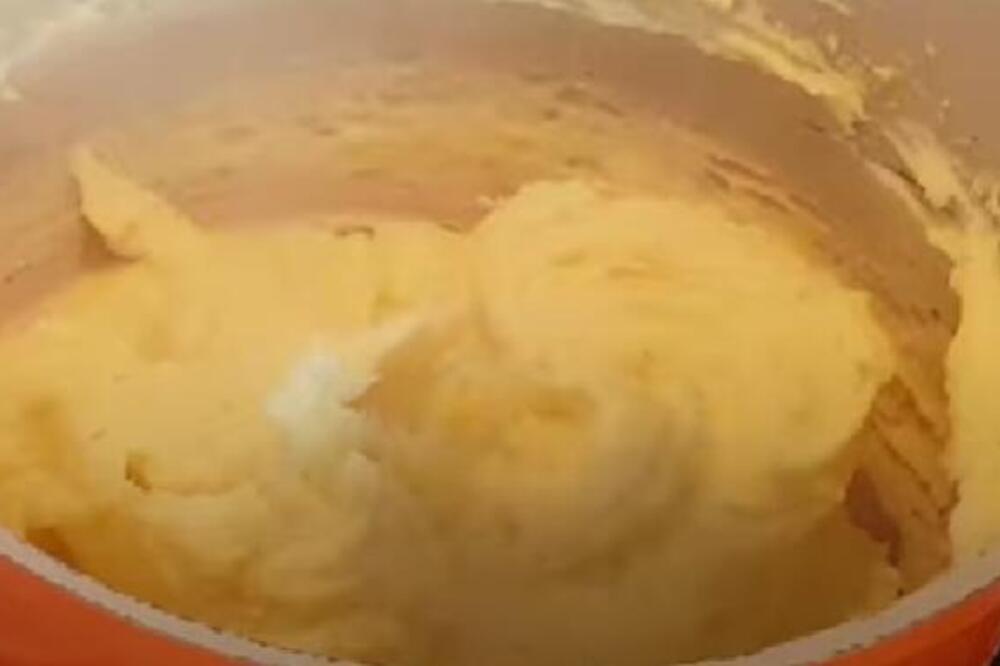 NAJKREMASTIJI KROMPIR PIRE KAKVOG SU GA NAŠE BAKE PRAVILE: 1 sastojak mu daje posebnu starinsku aromu (RECEPT)