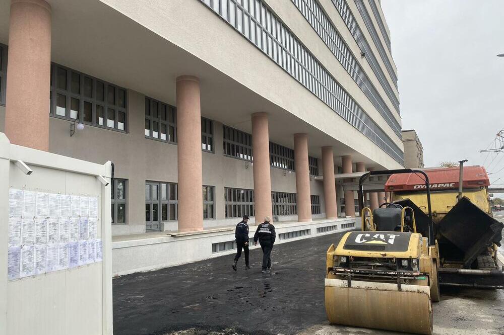 RADNIK DOŠAO DA POPRAVI LIFT, PA NASTRADAO: Poznati detalji horora u Beogradu (FOTO)