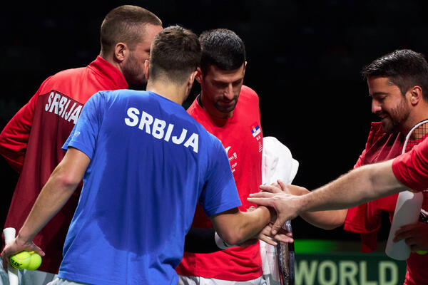 PONOS I SUZE U OČIMA: Naši teniseri nikad emotivnije otpevali "Bože pravde"! (VIDEO)