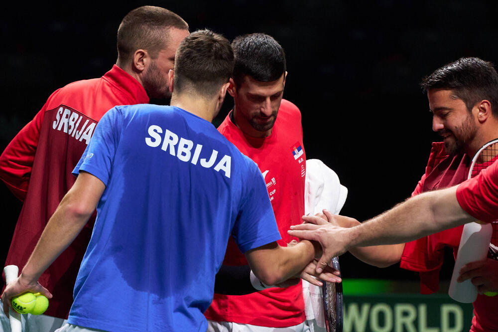 PONOS I SUZE U OČIMA: Naši teniseri nikad emotivnije otpevali "Bože pravde"! (VIDEO)