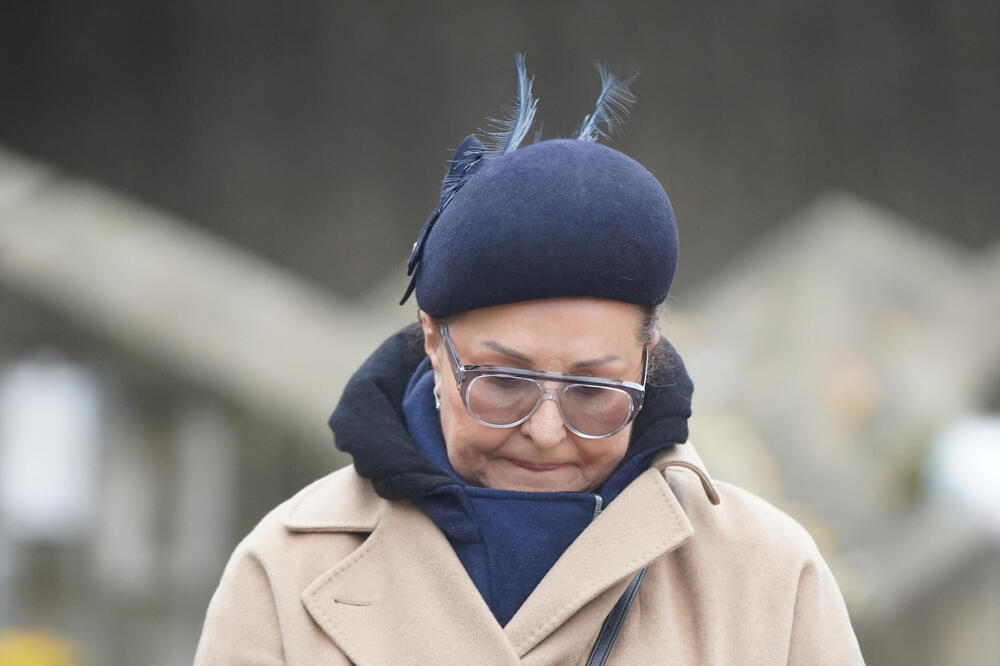 BEKUTA SE SLOMILA OD TUGE: Danas je Mrkina godišnjica, pevačica obišla grob, a EMOCIJE JE SAVLADALE, da se NAJEŽIŠ