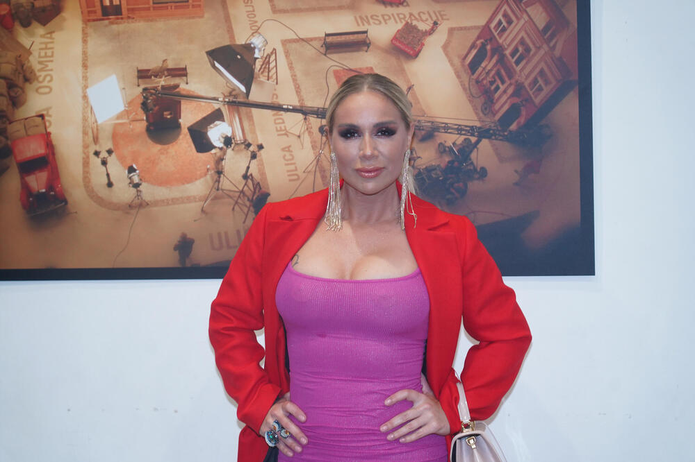 "NACIONALIZAM JE TAMA ZA ONE OD 300 EVRA MESEČNO PRIHODA..." Selma ne staje, OVO će sigurno ZAKUCATI NEKE SRBE