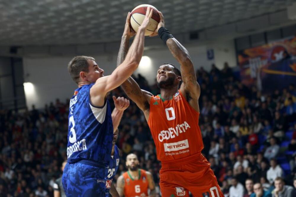 CEDEVITA OLIMPIJA UKRALA POBEDU U PODGORICI! Džons ŠOKIRAO Budućnost uz zvuk sirene! (VIDEO)