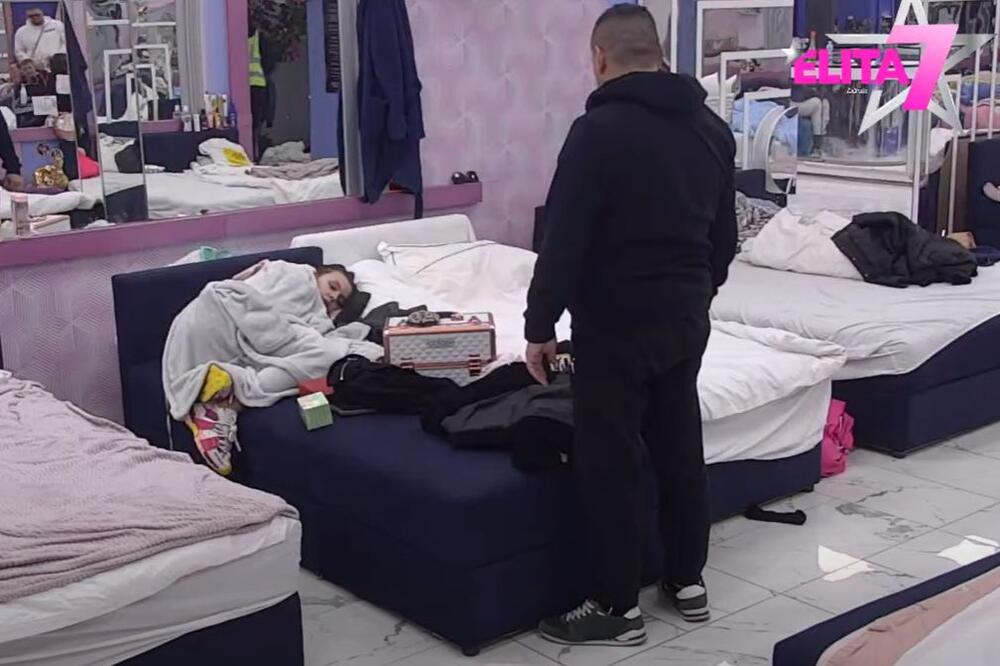 ANITA ŽELI HITNO DA NAPUSTI ELITU: Skinula prsten, pa BRIZNALA u PLAČ, on pokušao na sve NAČINE da je UTEŠI