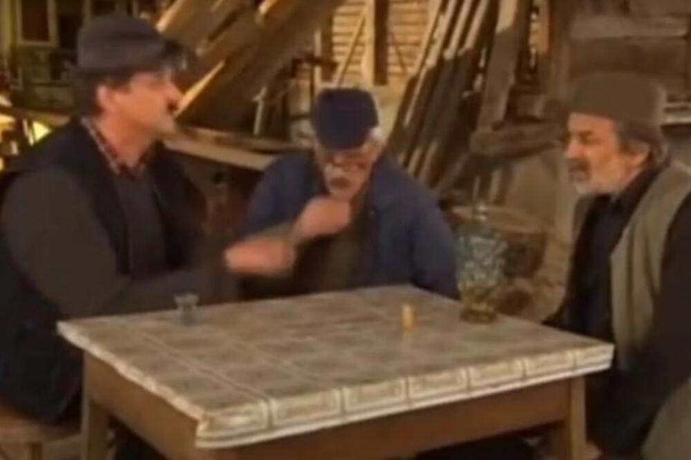 NAJTUŽNIJA SLIKA IZ PETLOVCA! Radoš Bajić se vratio u selo gde je snimana serija: "Više nema ni Dragojla, ni Đode"