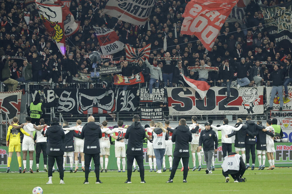 NAVIJAČKI NEREDI KAKVI SE NE PAMTE U NEMAČKOJ: Nakon tuče sa policijom 100 povređenih! (VIDEO)