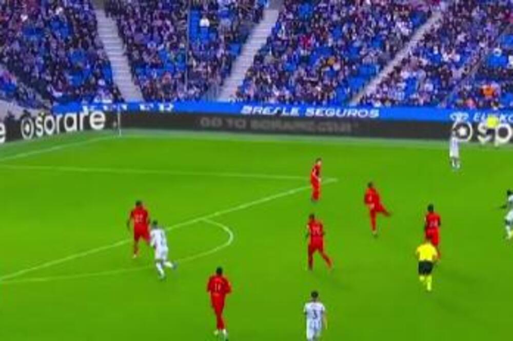 ŠPANIJA BRUJI O PROJEKTILU UMARA SADIKA: Ljubimac Grobara ŠOKIRAO Dmitrovića - golčina sa 30 metara! (VIDEO)