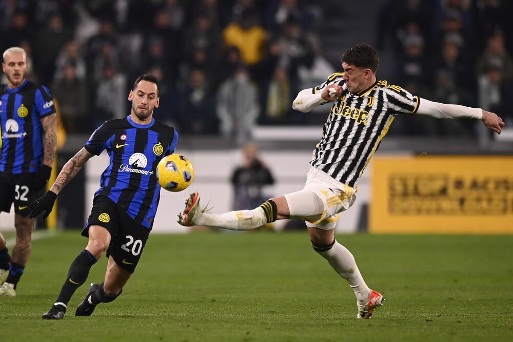 VLAHOVIĆEV GOL NEDOVOLJAN JUVENTUSU! Lautaro Martines doneo remi Interu u derbiju Italije