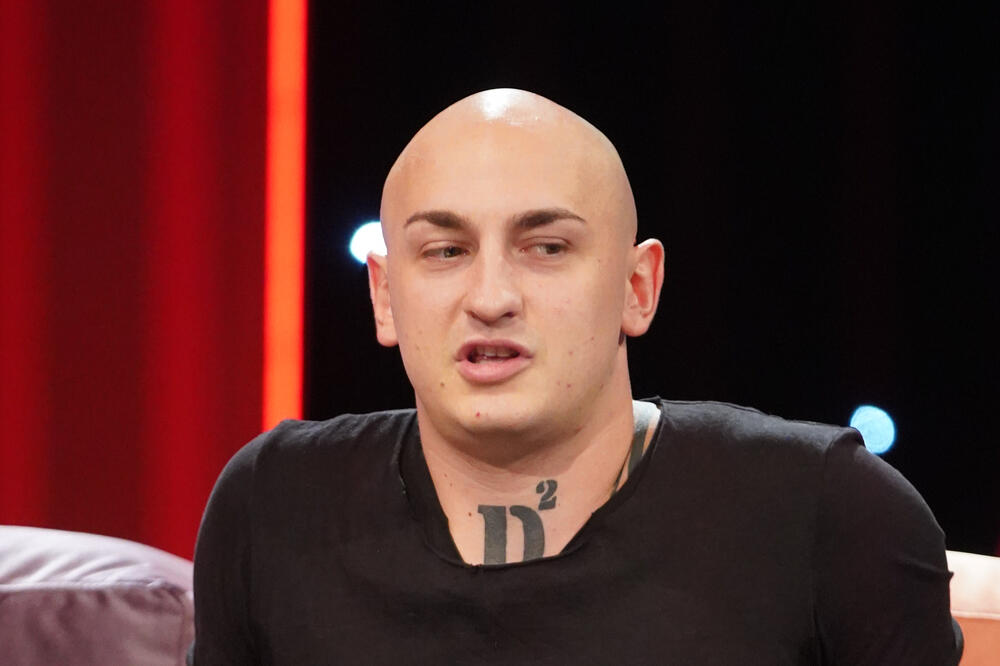 MISLILI STE DA ZNATE SVE O OVOME ČOVEKU, ALI OVO ĆE VAS IPAK IZNENADITI: Sada je ŽIVOT Desingerice pred vama