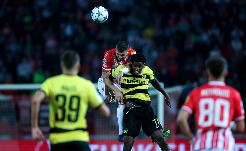 Aleksandar Dragović na utakmici Crvene zvezde i Jang bojsa