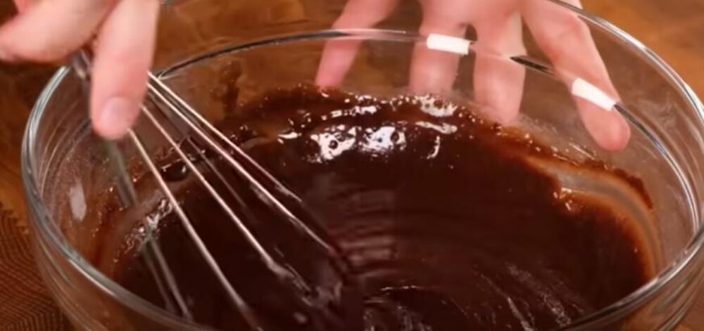 Pravljenje kore za čokoladni rolat