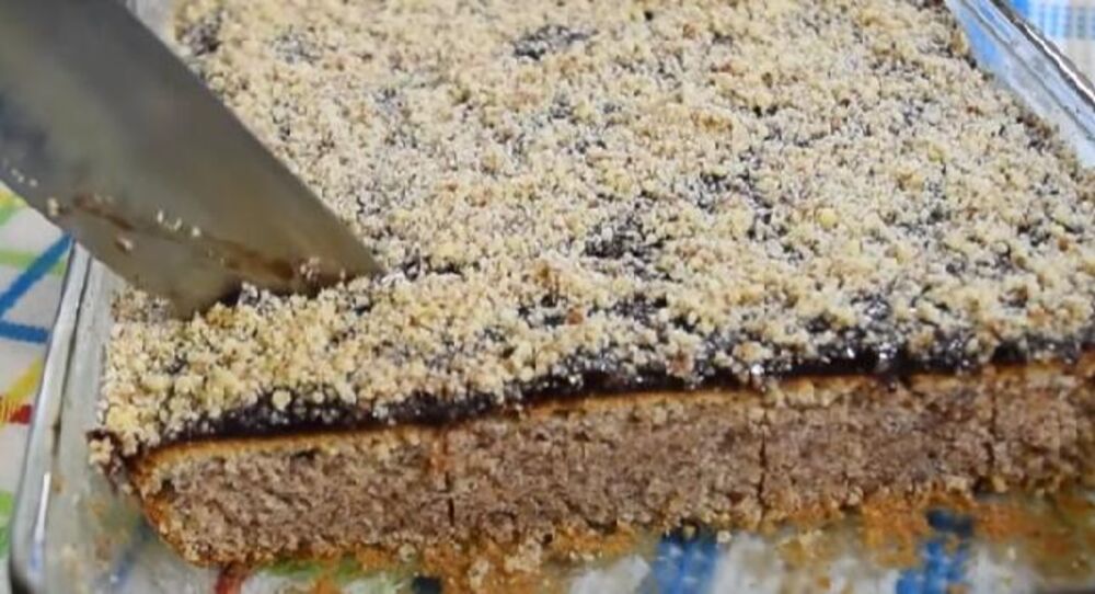 Kolač sa orasima u plehu