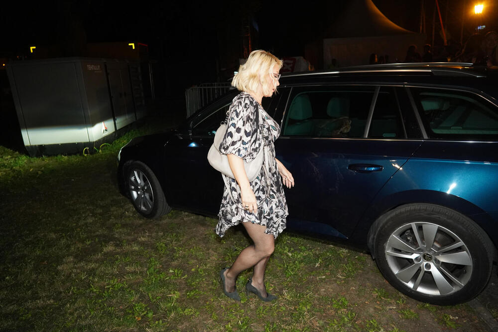 DA LI ZNATE KOLIKO BI TREBALO DA TRAJE SAVRŠEN INTIMNI ODNOS? Vatrena PLAVUŠA otkrila, postoje 2 RAZLOGA, ŠOK