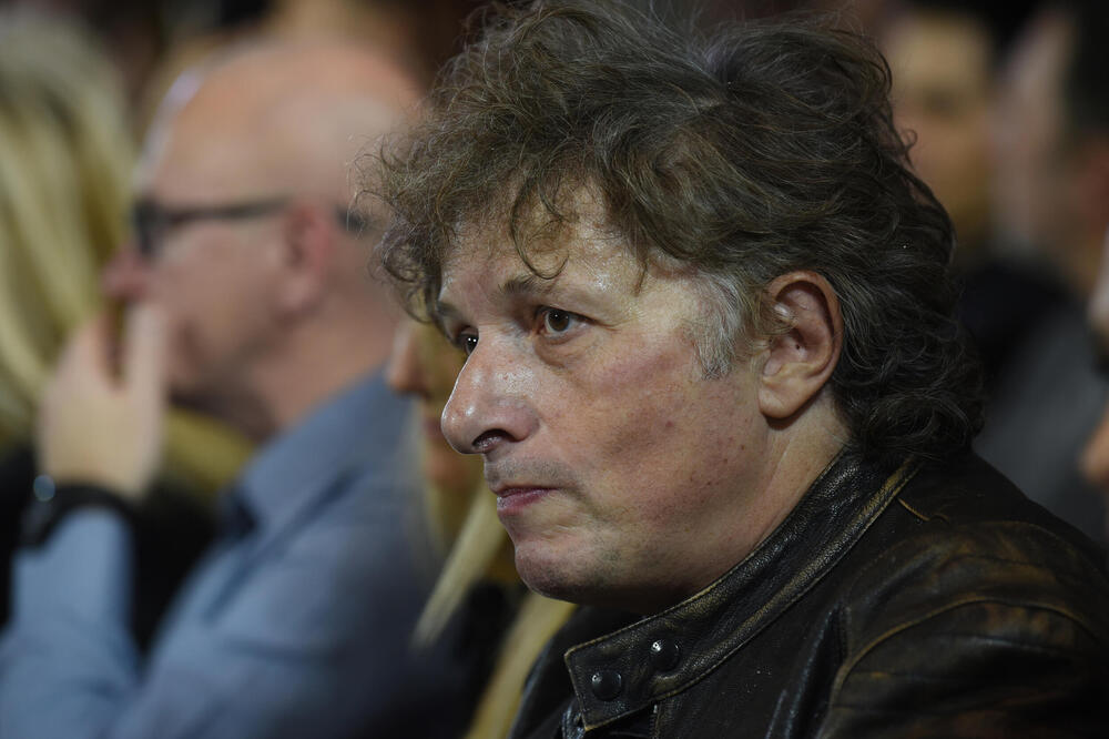 GODINE UČINILE SVOJE, RAZLIKA JE OČIGLEDNA! Jugoslovenke su ludele za njim, a sad ga NE BI PREPOZNALE zbog SEDIH