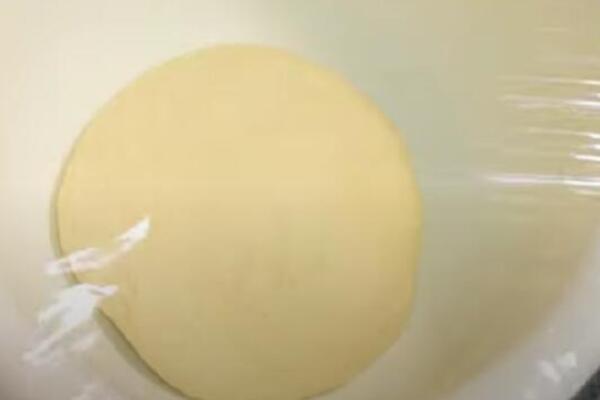 POSNO TESTO ZA PICU OD SAMO 3 SASTOJKA: Najhrskavija korica - bolje nego kod profesionalnih majstora