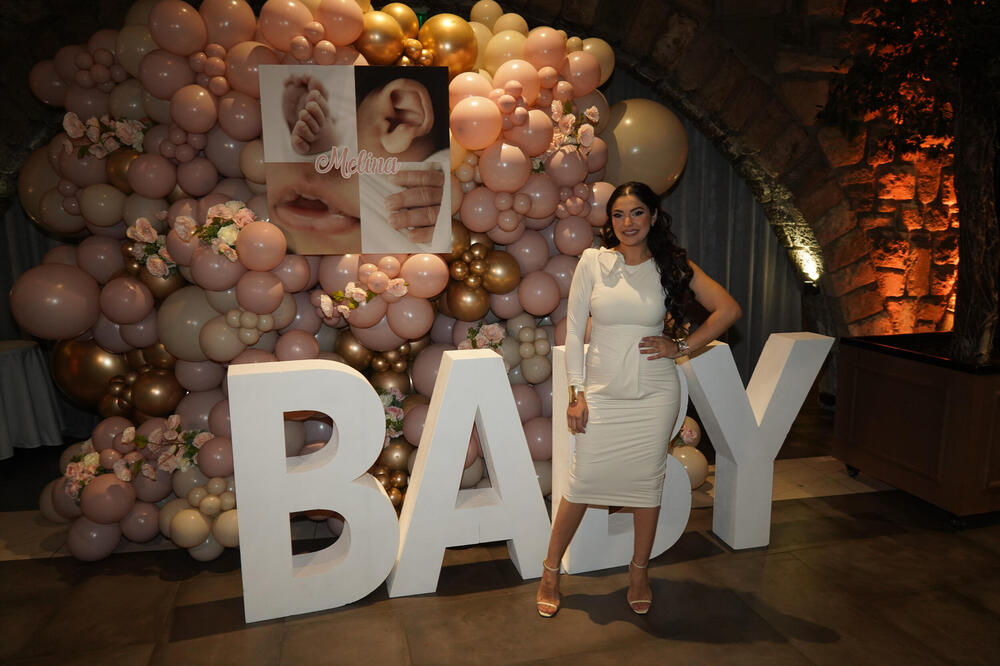 NADICA ADEMOV PONOVO TRUDNA: Pevačica podelila SREĆNE VESTI, evo u KOM JE MESECU, čestitke stižu sa SVIH STRANA