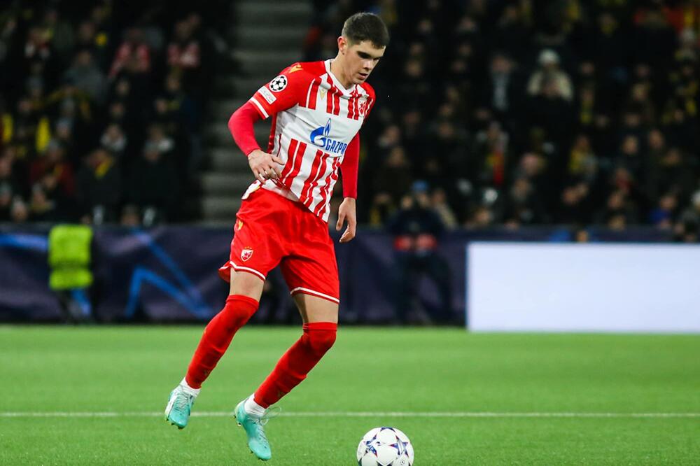 ZVEZDA ČUVA SVOJU "ZLATNU KOKU": Mladi fudbaler produžio ugovor sa crveno-belima!