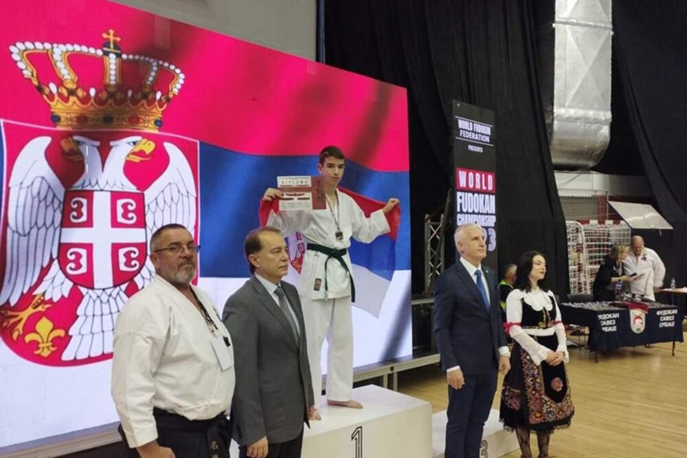 DEČAK IZ LJIGA ODUŠEVIO SVE: Pre 3 meseca skupili novac za njegov SLUŠNI APARAT, a sada se OVAKO REVANŠIRAO!