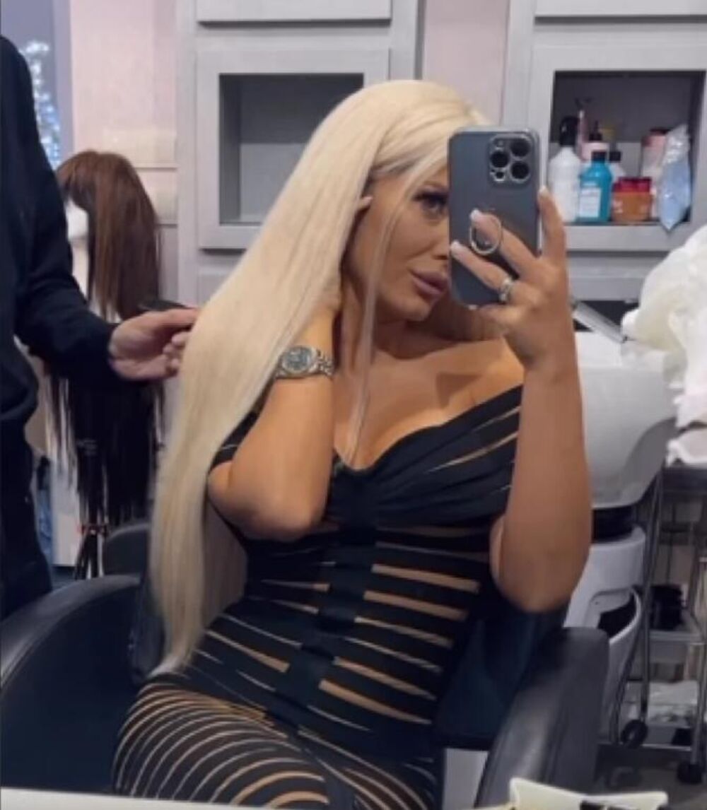 Ana Radulović se ofarbala u plavo