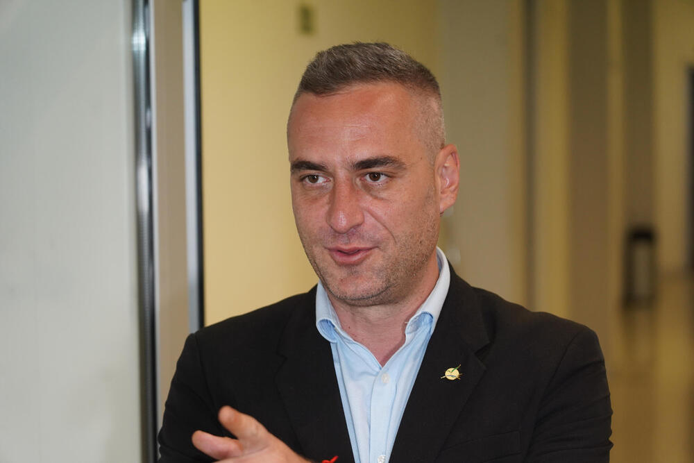 RAZVODI SE ALEKSANDAR POŽGAJ! Prijavio ženu za nasilje, a sad otkrio DATUM kada se sve ZAVRŠAVA