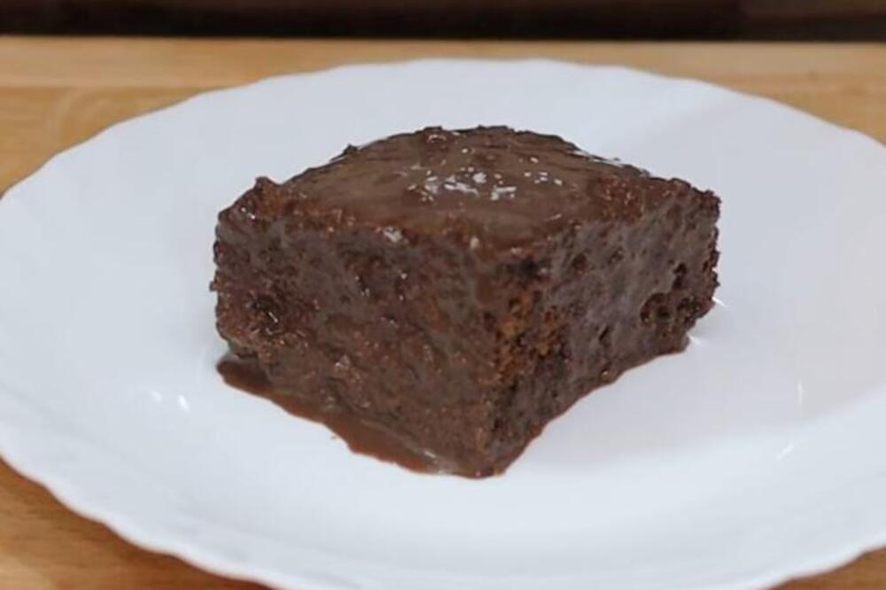 KOLAČ SA DUPLOM ČOKOLADOM JE NEŠTO NAJUKUSNIJE ŠTO ĆETE PROBATI: Ne postoji prostiji recept za tako SAVRŠEN ukus