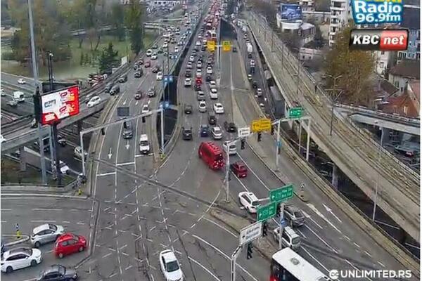KRKLJANAC U BEOGRADU, VOZILA MILE: Kilometarske kolone na auto-putu, ove delove grada IZBEGAVAJTE (FOTO)