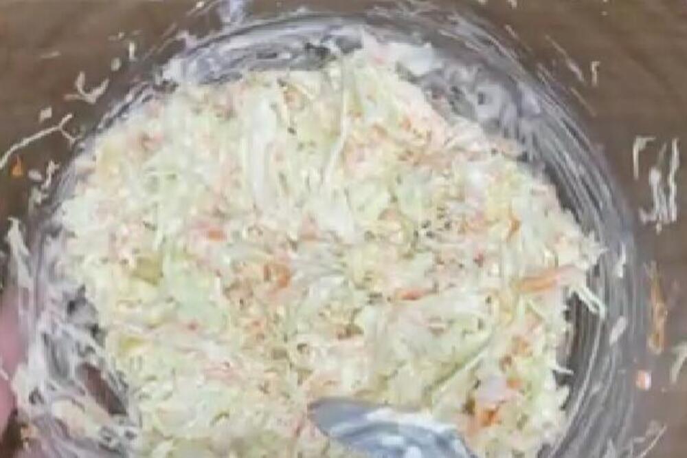 TAJNI SASTOJAK ZA NAJKREMASTIJU KUPUS SALATU: Može da bude i posna i mrsna - predjelo koje nema konkurenciju