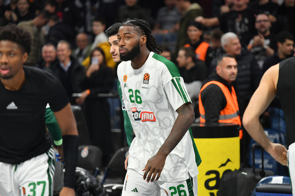 SAMO JE ON VEĆI LJUBIMAC GROBARA OD LESORA: Matijasov sin ODUŠEVIO navijače Partizana! (VIDEO)