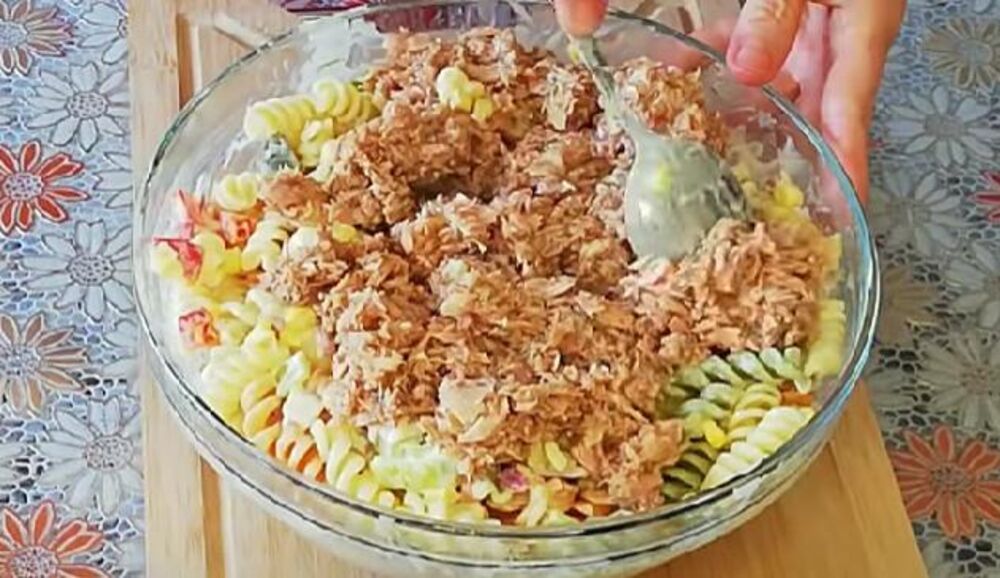 Tunjevina sa makaronama u činiji