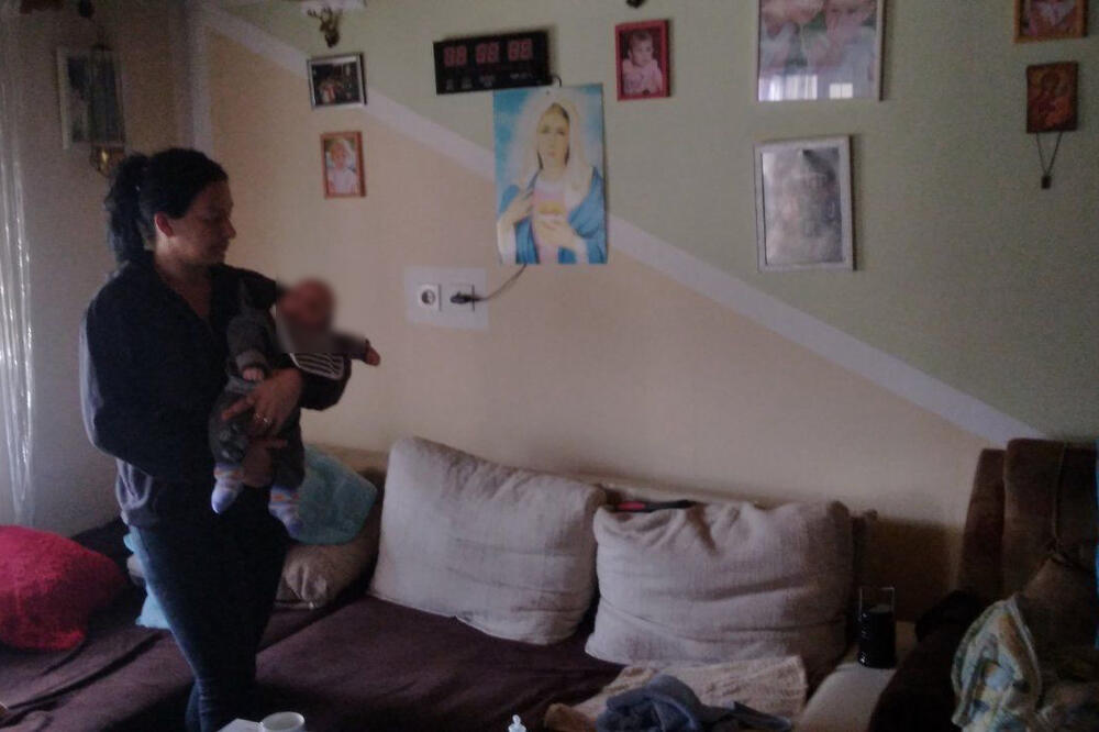 "KATASTROFALNA SITUACIJA, NE ZNAMO ŠTA NAS TEK ČEKA": Porodica Bojović sa MALOM BEBOM već 8 dana nema struju! FOTO