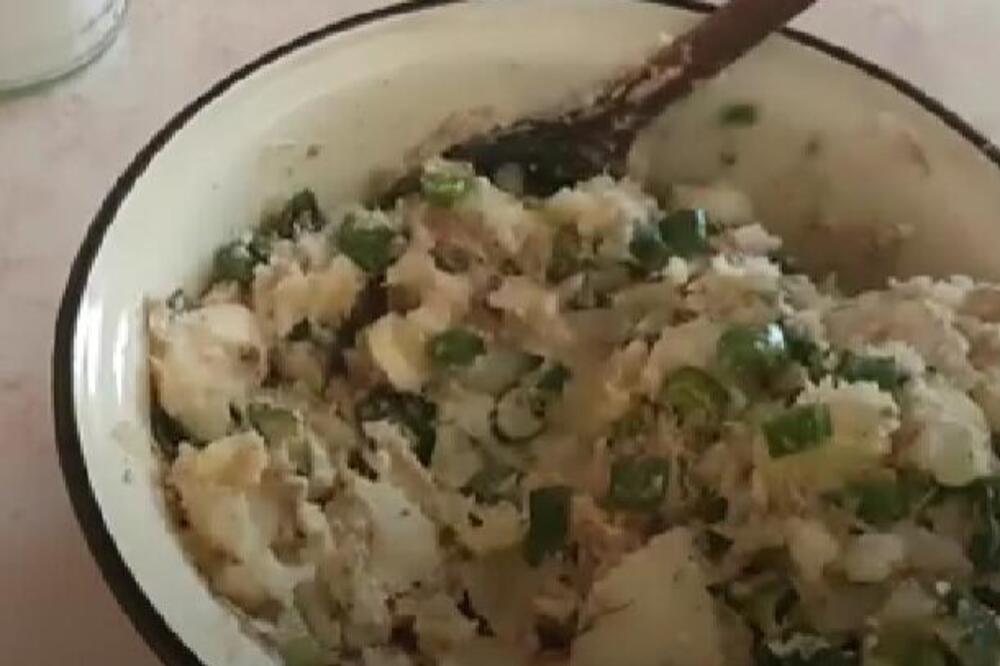 OVAKVO PREDJELO JE OBAVEZNO ZA SLAVSKU TRPEZU: Posna salata sa ribom - najjeftiniji sastojci, a kremasta kao mrsna