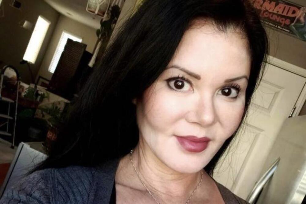 DA LI JE OVO NAJVRELIJA DOKTORKA NA SVETU? Pacijenti u TRANSU kada vide NJENO TELO, a zbog 1 stvari svi ZABRINUTI