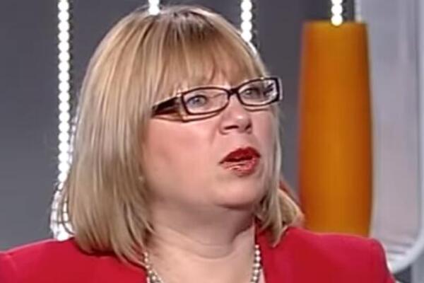 ENDOKRINOLOG OTKRIVA KAKO POST UTIČE NA ORGANIZAM: Doktorka upozorava da 1 vrsta hrane izaziva POREMEĆAJ HORMONA